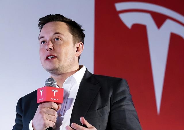 特斯拉狂批通过！批准马斯克万亿美元薪酬，其与机器人共舞庆祝