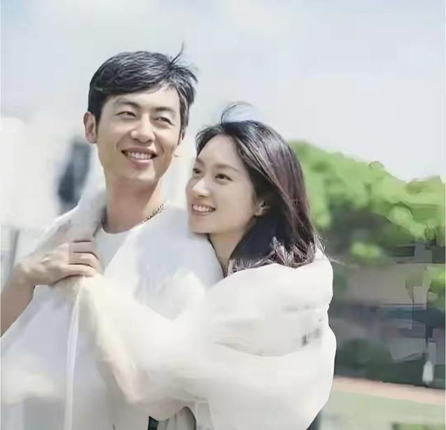 42岁沈佳妮健身照，腰臀比封神，终于懂朱亚文为啥说生理性喜欢