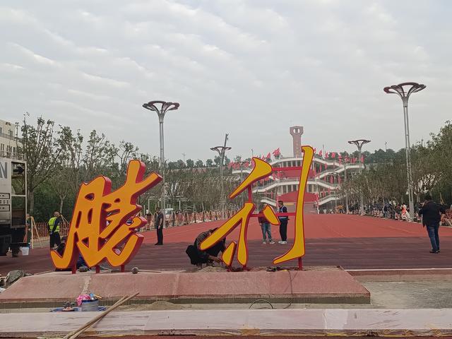 太原胜利街装扮解放碑天桥人气旺，为何火过迎泽大街西段45处游园