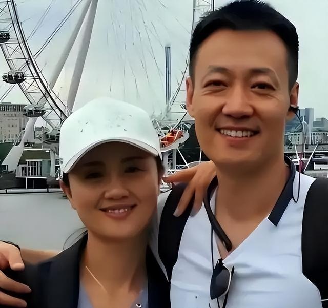 离世仅过去8个月	，52岁辛柏青高调传出喜讯，朱媛媛终于能安心了