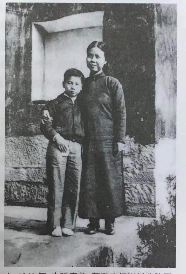 86年李鹏全家在中南海探望邓颖超，46年前他12岁，称呼“邓妈妈”