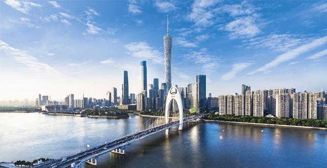 广东和日本都是1.2亿人，日本创造4.77万亿GDP，广东却令人意外