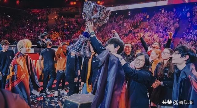 拳头CEO第一次打英雄联盟玩得很烂，15年后带着1.3亿月活回来了