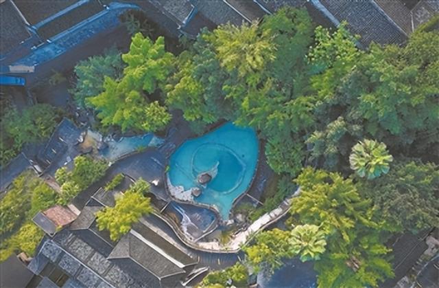 “秋色旅游攻略”挑战赛有精美奖品，你愿意参加吗？