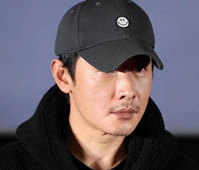 罗晋携任素汐与母亲去祈福