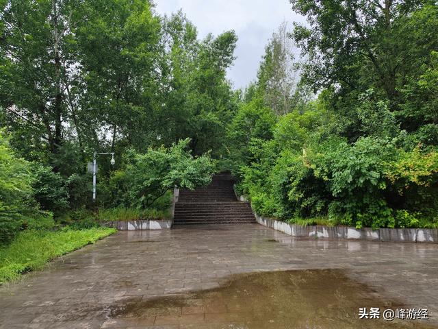 吉林初印象，爬玄天岭寻清代炮台，俯瞰雨后的城市美景