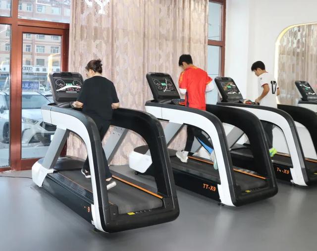 锡林浩特“猫冬”指南：解锁草原小城的别样“暖冬”