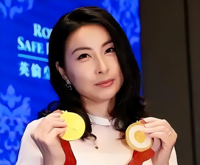 霍震霆也没想到	，被寄予厚望的儿媳郭晶晶，竟遭到一个这么大教训