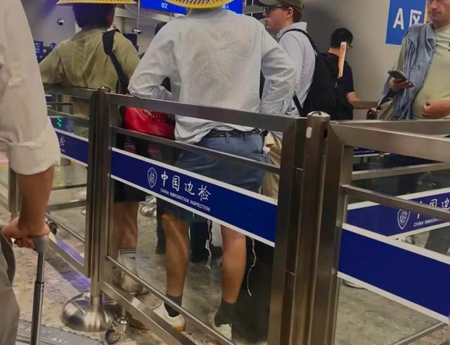 第一批挤爆广东的韩国人，优越感被彻底击碎