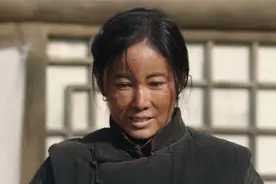 戏里“土掉渣”，戏外却嫁帅气老公，结婚后生子，现在让人羡慕图片