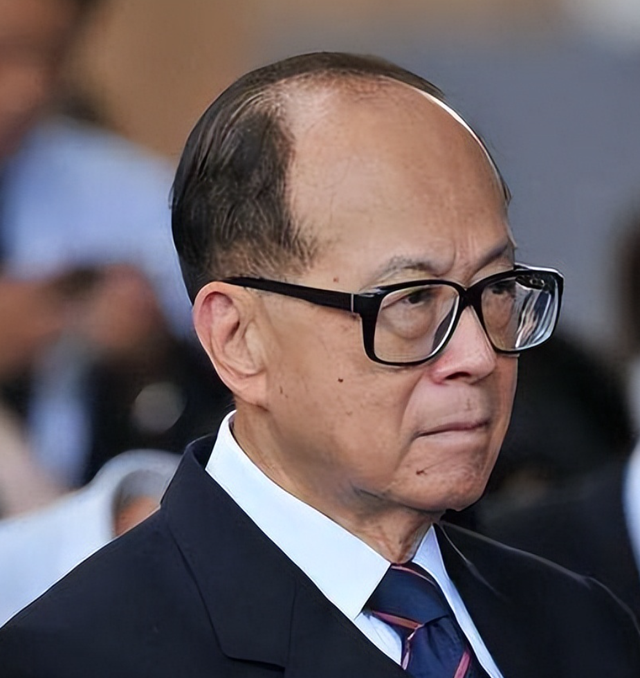 港口事件迎新转机，外交部再表态，看了李泽钜的事情我们想复杂了