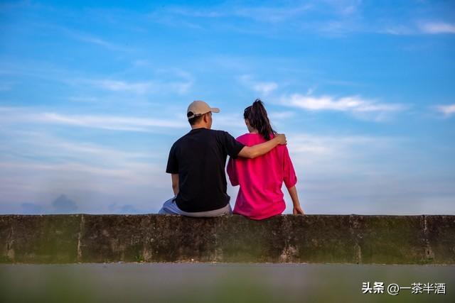 车轮上的自由：自驾游为何成为单身男女的“吸引力磁场”