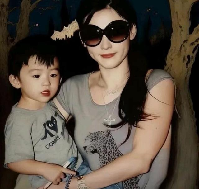 谢霆锋没想到，已备好寿衣和遗照的张柏芝，揭开了王菲仅剩的体面