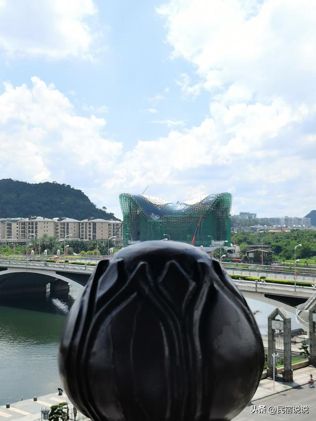 高铁真的开进桂林水墨画里了