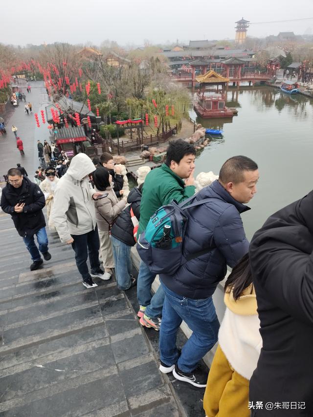 马年初10独自开封清明上河园记。