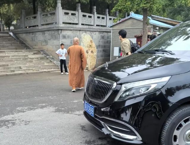 不查不知道一查吓一跳，掌管少林寺38年的释永信，私下到底多享受