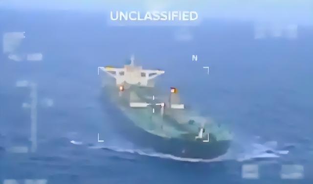 特朗普宣称：扣留的中国油船将由美国 “永久掌控”，船和油全都要