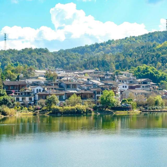 云南一座古村，坐落在国家5A级景区内，藏着全国最大的乡村图书馆