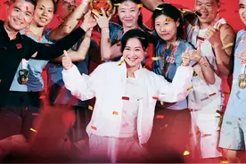 贾玲复胖近照曝光，胖到140斤虎背熊腰，喜剧女王又回来了图片