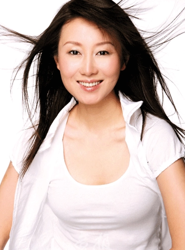 她，主持出身，一婚嫁老师，二婚嫁富二代，三婚嫁歌手，如今怎样