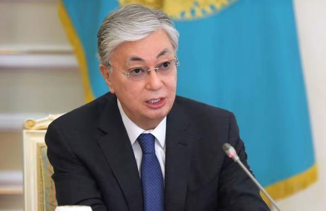 日本天皇亲自出山，对中国的反击正式开始，高市早苗憋出了一妙计