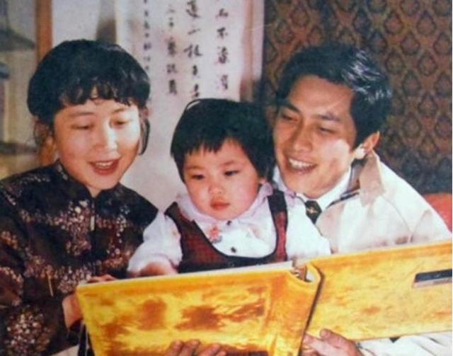善恶终有报！73岁唐国强疯狂捞金有目的，两个残疾儿子遭“反噬”