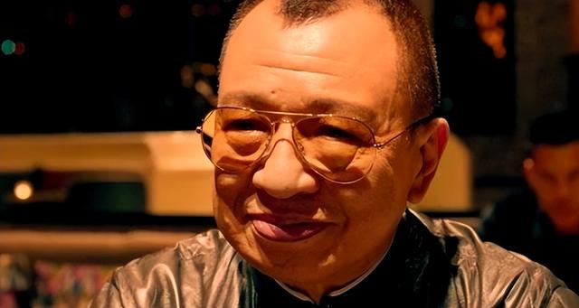 没想到，许绍雄猝然离世不到24小时，佘诗曼竟因一个举动口碑暴涨