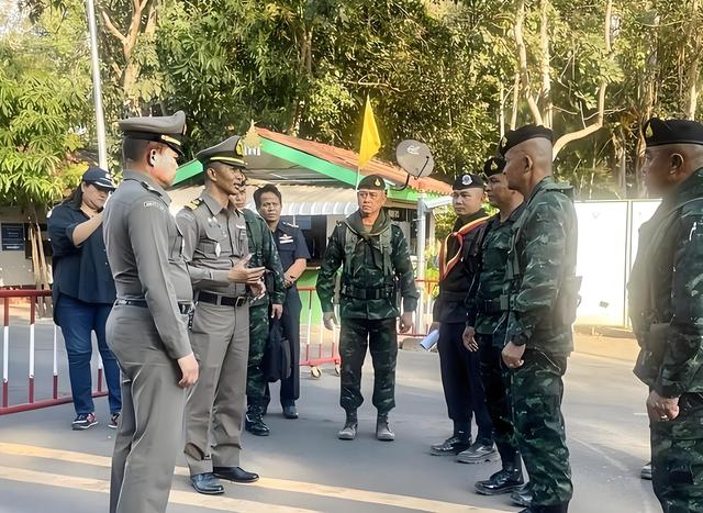 中俄轰炸机首次距日200公里，海空军三面包围封锁，日已孤立无援