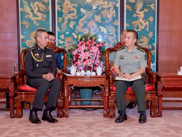 不给洪森一枪一炮！中国找到处理柬泰冲突的好办法，白宫终于发声