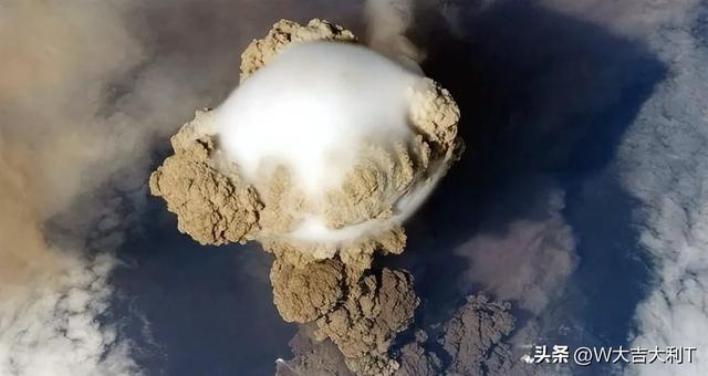 2030日本末日预言，究竟是天灾还是人祸？