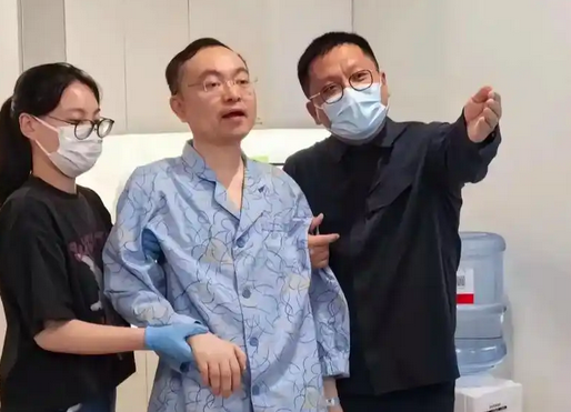 原来他就是刘强东的好搭档，41岁确认渐冻症一家三代短命现状如何