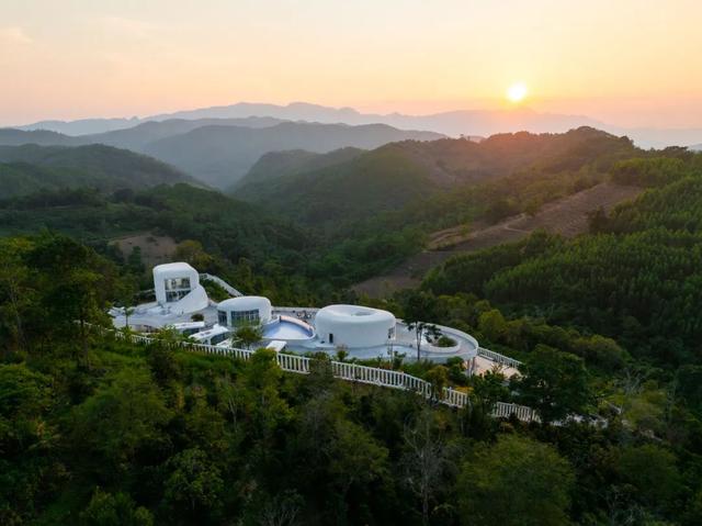 思茅区：咖啡庄园迎来暑期旅游热 解锁“咖旅融合”新玩法