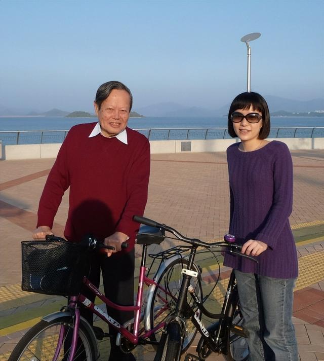 103岁巨擘杨振宁去世！49岁娇妻翁帆怎么办？其实他早有安排