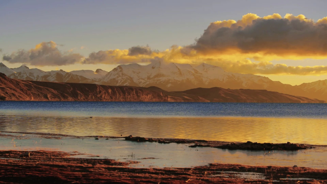 西藏没有海，却收集了世间所有蓝