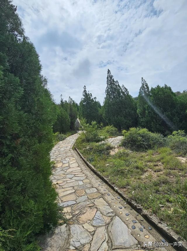 我喜欢大山的连绵，我喜欢大山的幽深，我喜欢大山的凉爽，您呢？