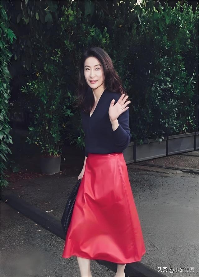 霍启刚：这还是我老婆吗？郭晶晶米兰时装周美得不敢认！