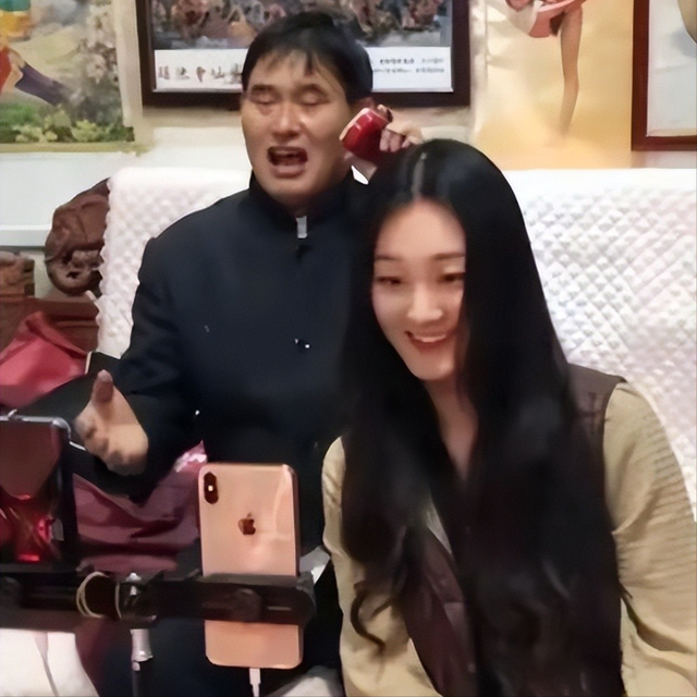 离婚四年后	，大衣哥终于等来好消息，前儿媳陈亚男悔的肠子都青了