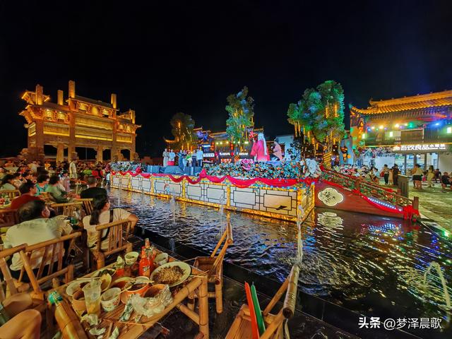 云梦：七夕祥云湾 光影织鹊桥
