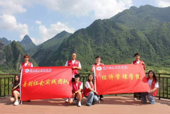 云屏迎来暑期旅游热，多家爆满～订房还要再等几天
