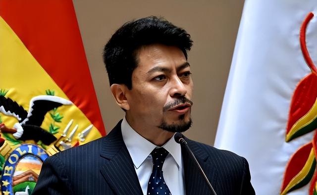 对华合约全部撕毁！中国又一伙伴背后捅刀子，骗走了20亿倒向美国