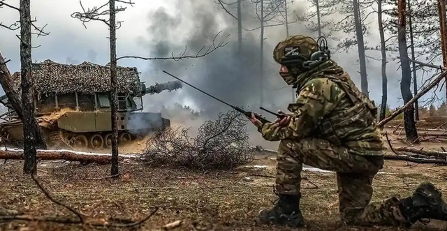 雪上加霜，红军城失守，德国准备大干一场，不料特朗普连捅两刀？