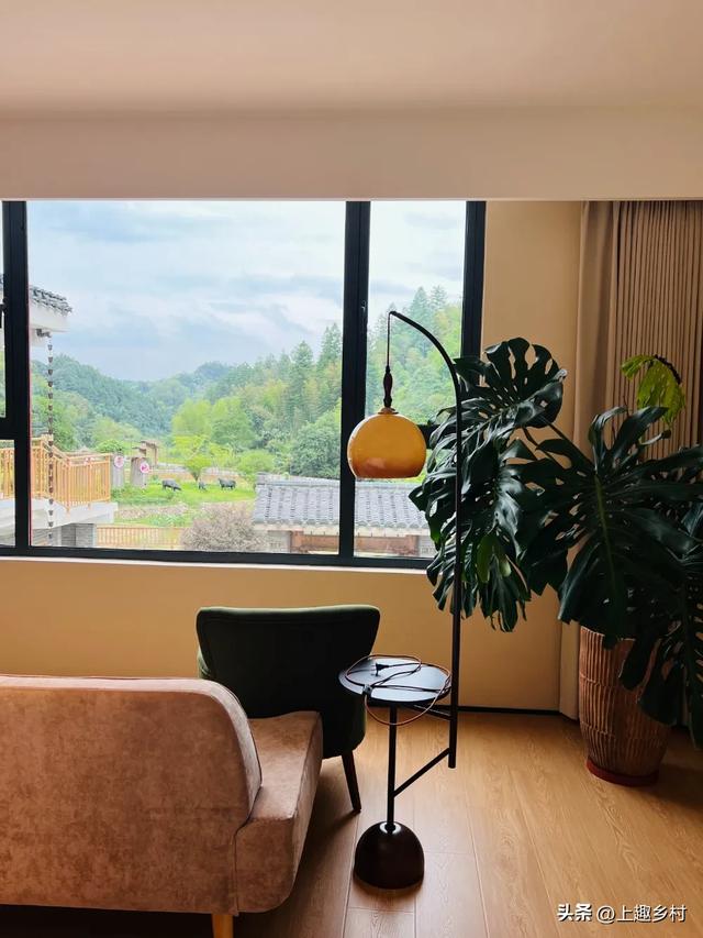 金色花海+花田咖啡+神仙民宿，这里成刷屏级春日目的地！