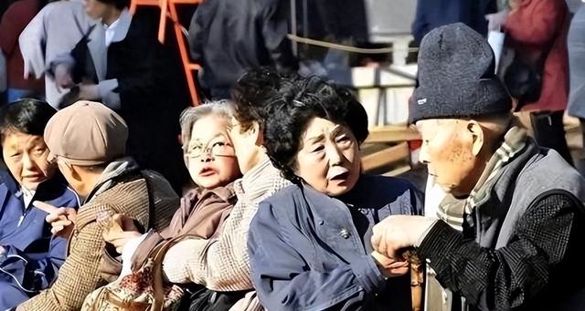 中国将迎来前所未有的死亡高峰，专家得出答案，主要3个因素导致