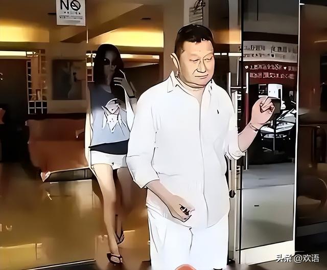 前半生靠父亲、后半辈子坑女儿，最终落得个家财散尽、癌死狱中