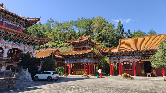 梅州城北富丽堂皇的清代古刹灵鹫寺，成了婚纱艺术摄影网红打卡点