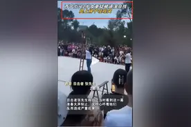 炸裂！两岁女童遭鞭子疯狂抽打，疑似被人贩子逼迫表演杂技图片