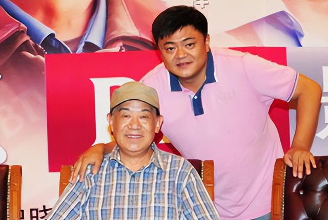 83岁高明的近况：自儿子高亮去世后，儿媳已成他和妻子的晚年依靠