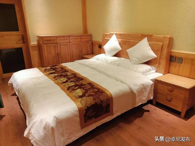 “卓耳不凡·因为有尼” 名特优商品展暨系列活动盛大启幕 点燃城市激情