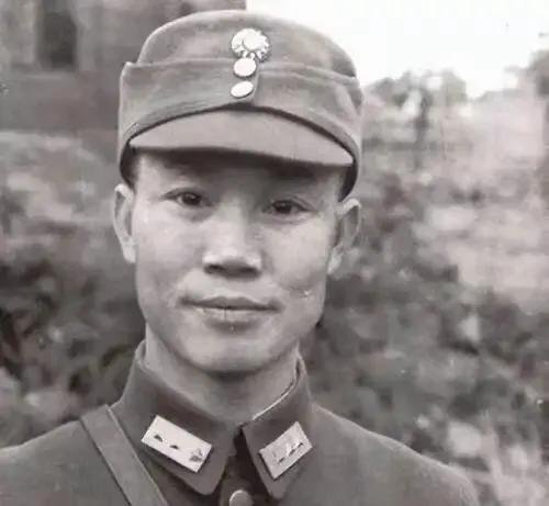 1950年吴石将军牺牲后，敢出来保护他家人的竟然是这两个人