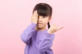 视力永久低下，甚至成为单眼视觉！孩子这种眼睛问题很多家长忽视了（不是近视）图片